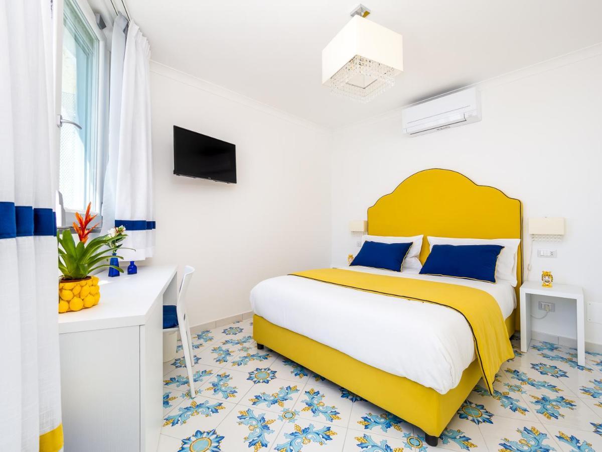 Blue Waves - De Vivo Realty Positano Appartement Buitenkant foto