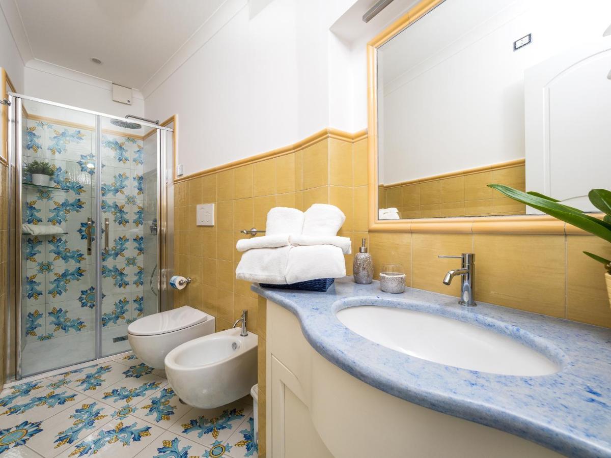 Blue Waves - De Vivo Realty Positano Appartement Buitenkant foto