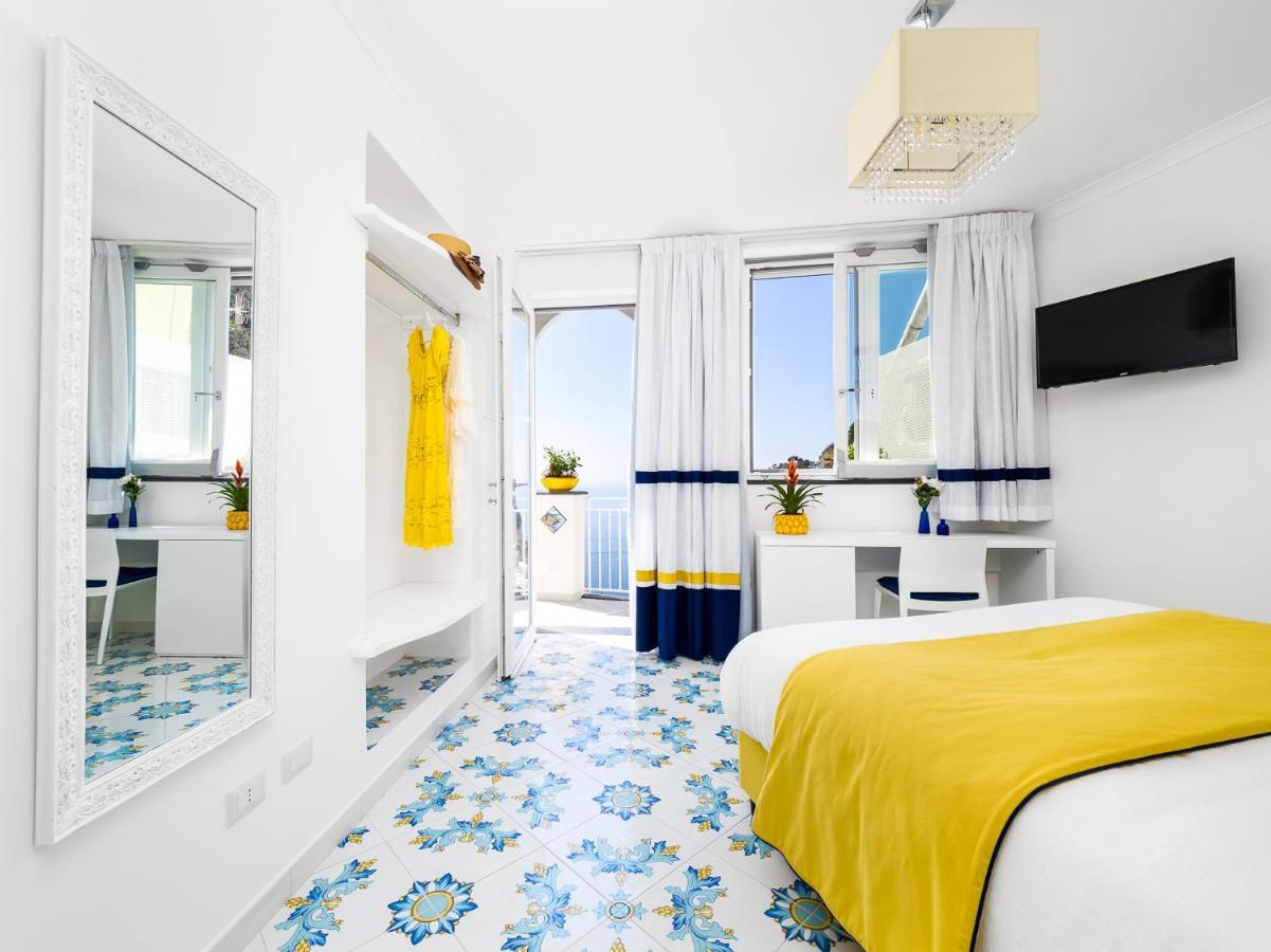 Blue Waves - De Vivo Realty Positano Appartement Buitenkant foto